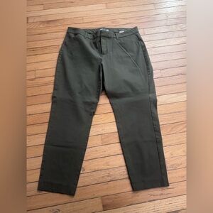 Old Navy Women's Olive Cropped Pants